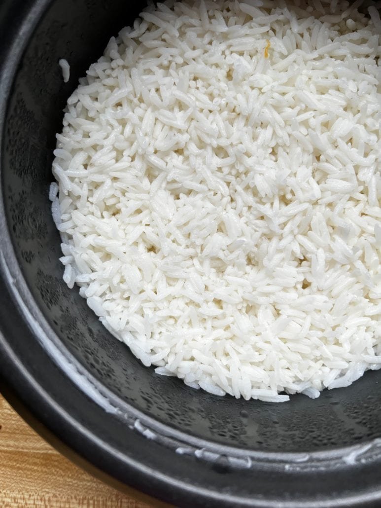 this is a bowl of cold white rice for easy shrimp fried rice