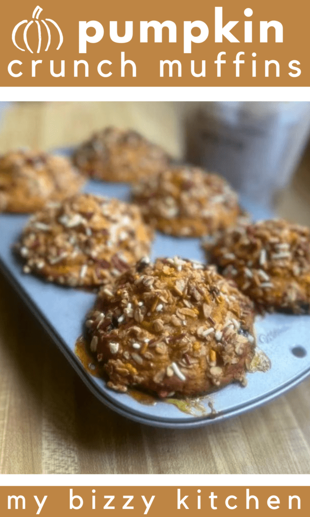  Light, fluffy, sweet and delicious with the perfect pumpkin granola crunch on top. Enjoy these healthy pumpkin muffins with your favorite fall coffee drink. #ww #weightwatchers #pumpkin