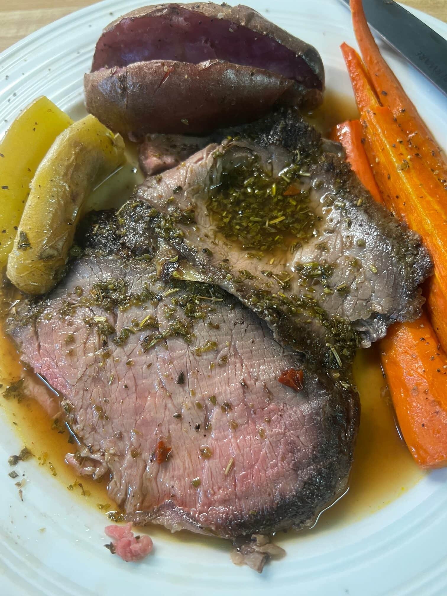 homemade au jus over roast beef