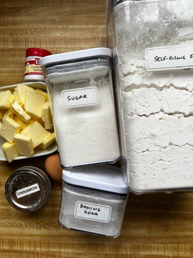 these are ingredients needed to make snickerdoodle cookies