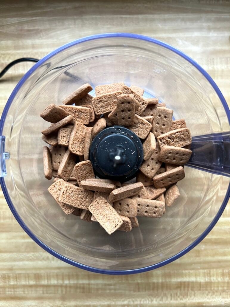 these are remy's graham crackers in a food processor