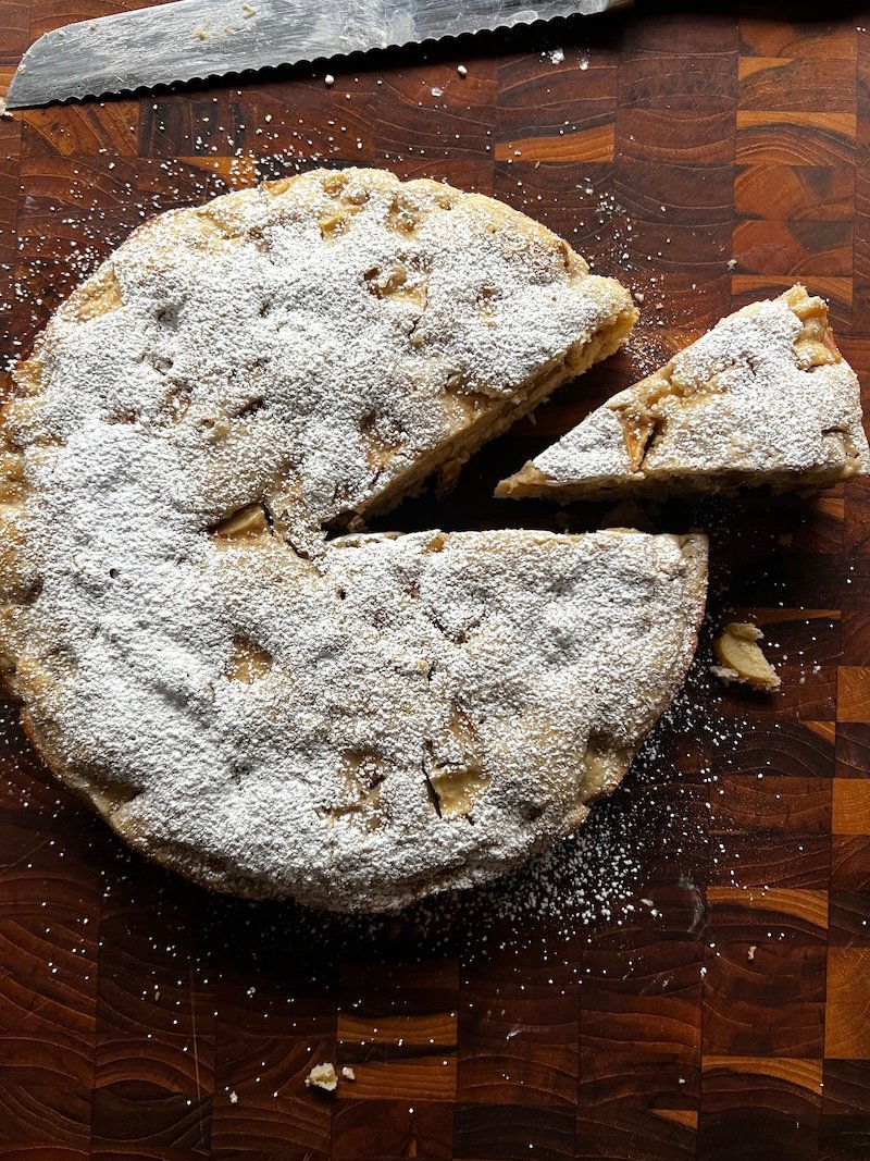 Simple Apple Walnut Cake